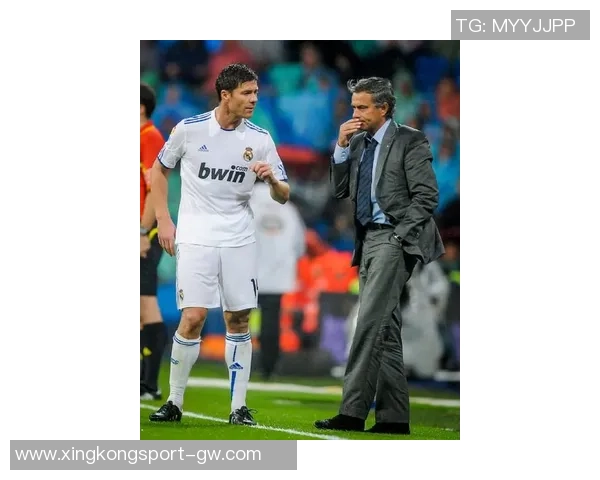 穆里尼奥回忆皇马时期称全胜阿贾克斯因有C罗本泽马伊瓜因助力